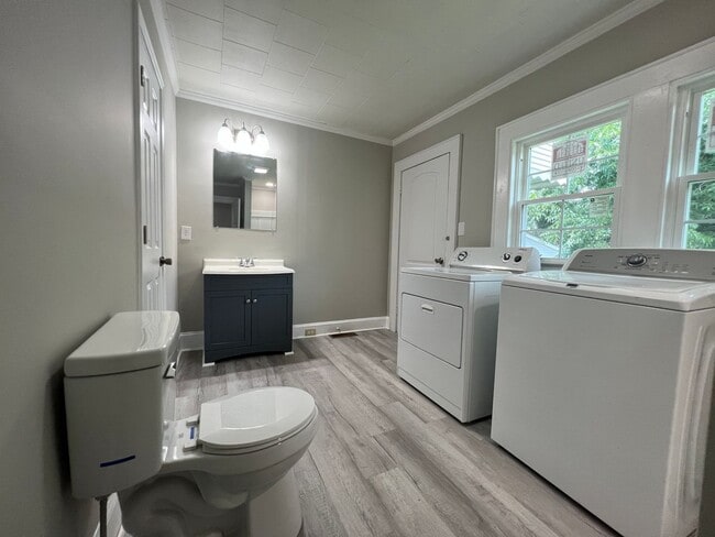 Building Photo - MOVE-IN Special* 1/2 off the first month's full rent