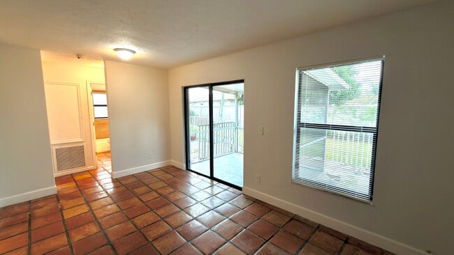 Building Photo - 11450 Char Ann Dr