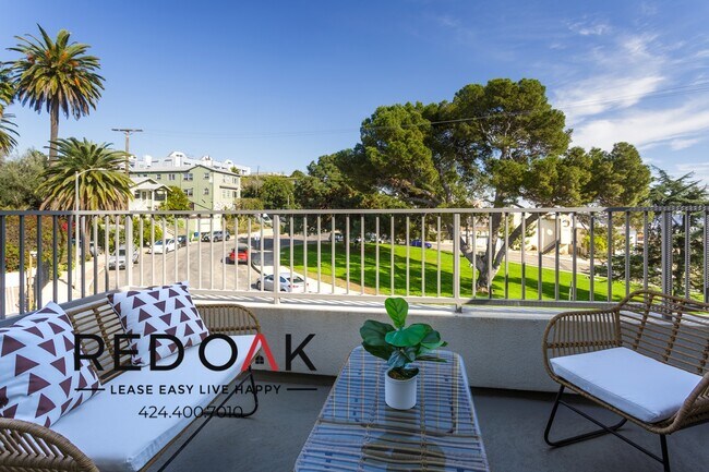 Building Photo - 1011-1013 Everett St-A-202