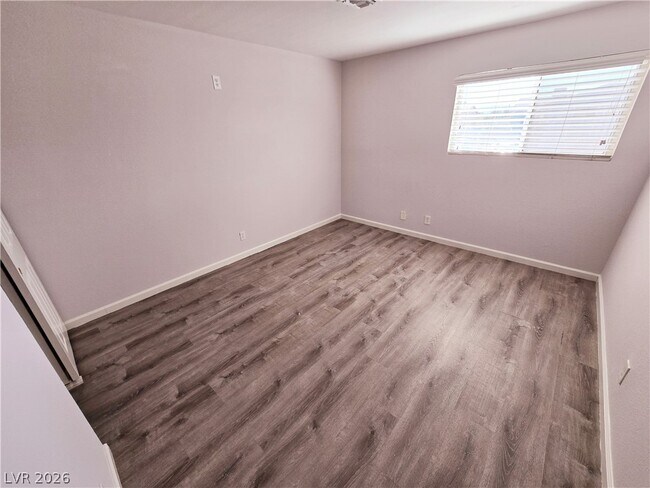 Building Photo - 4360 Twin View Cir