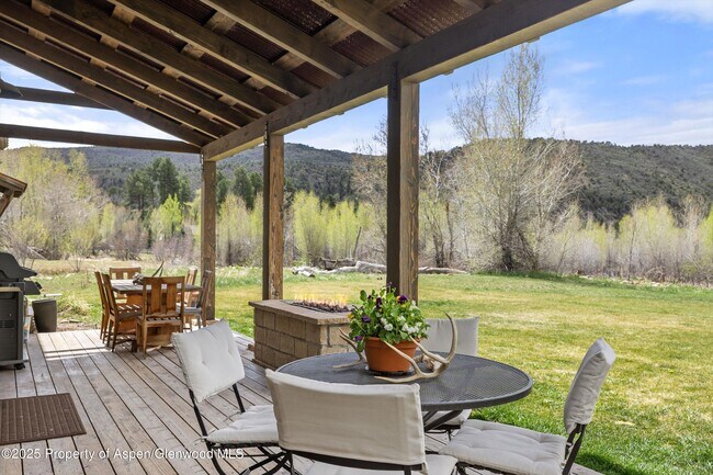 Building Photo - 160 Equestrian Way