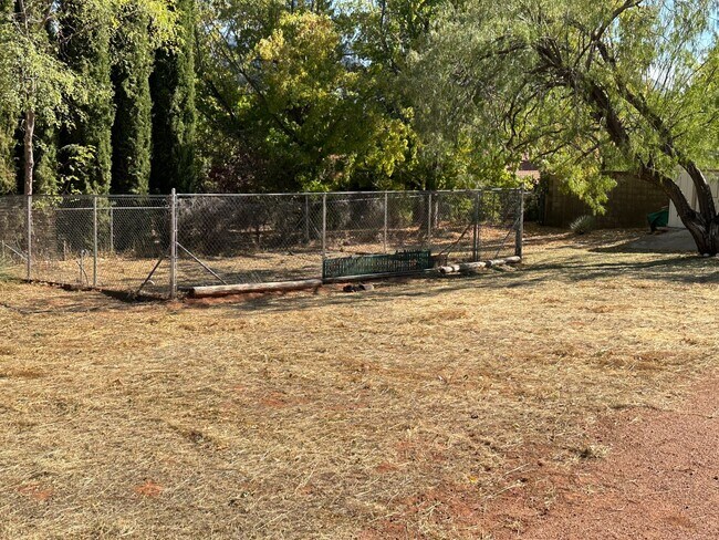 Building Photo - HOUSE - UPTOWN