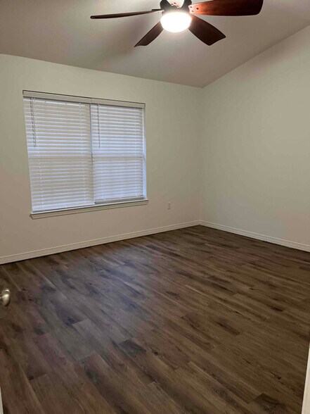 Building Photo - 103 Trenton Ave