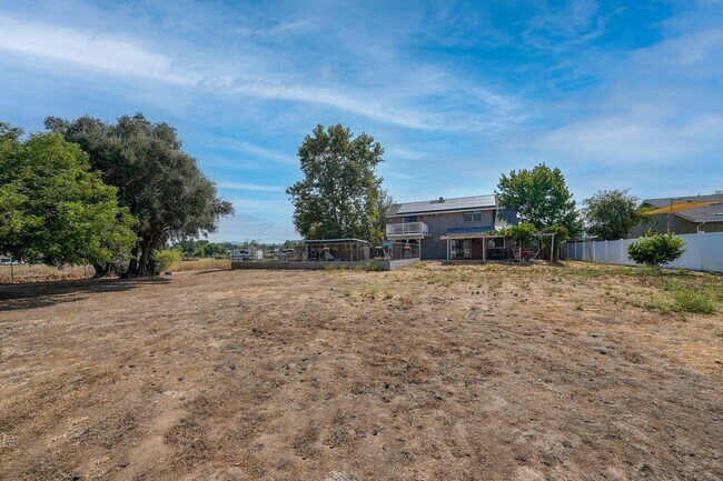 Building Photo - 1465 Barnett Rd