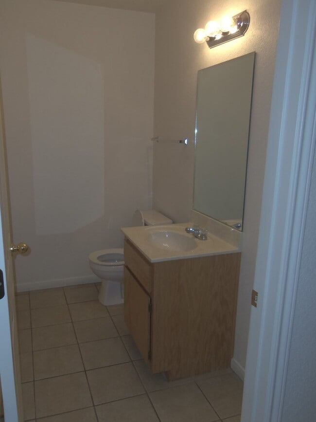 Building Photo - 2810 Windmill Ct