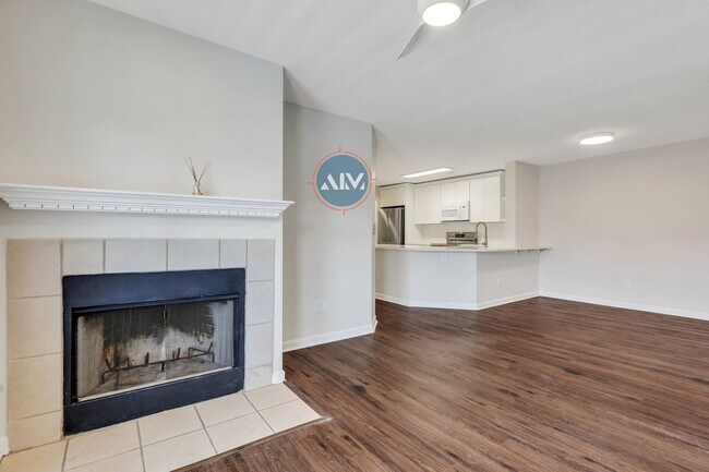 Building Photo - Welcome to 1117 Westbury – Modern Living w...