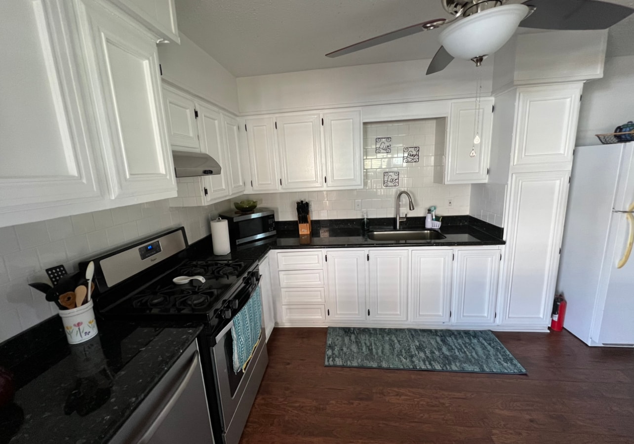 Everything needed in a kitchen ! - 451 Marion Ave