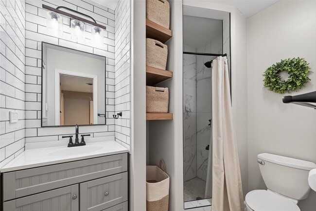 Building Photo - 16415 1st St