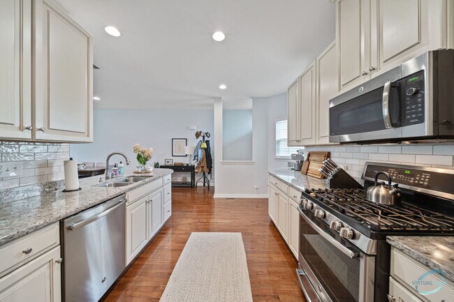 Building Photo - 12908 White Pine Way