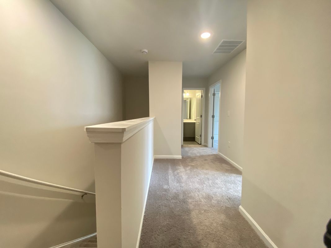 Building Photo - 4679 Fullerton Dr