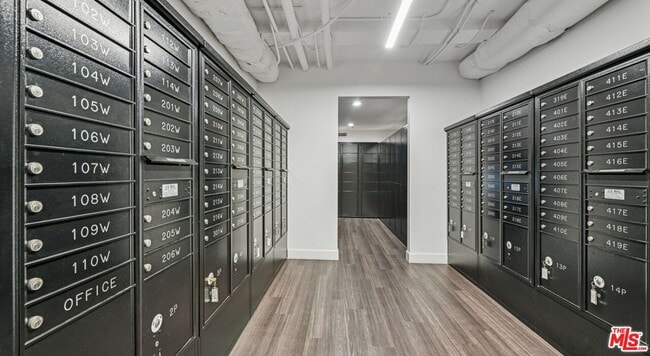 Building Photo - 290 N Hudson Ave