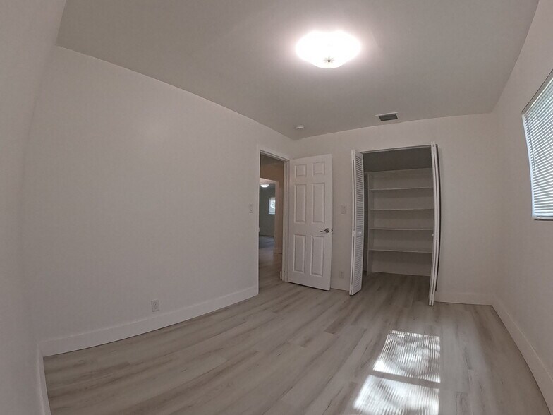 Bedroom - 2300 Cleveland St
