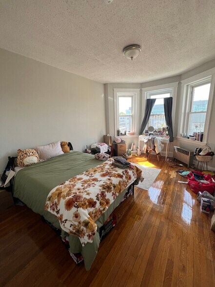 Building Photo - 1189 Commonwealth Ave