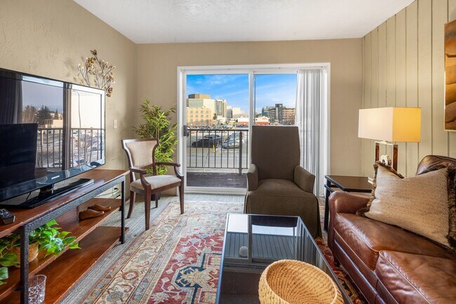 Building Photo - Downtown Furnished 1 Bed / 1 Bath Apartmen...