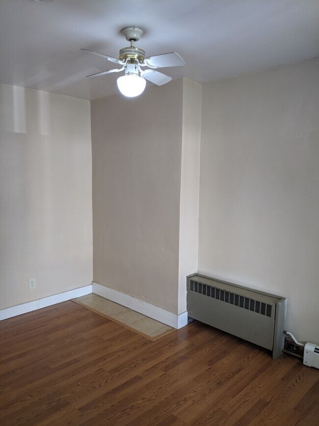 Building Photo - South Oakland Large and renovated 3 bedroo...