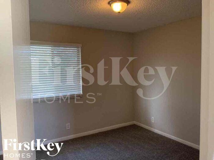 Building Photo - 5784 Strawberry Lakes Cir