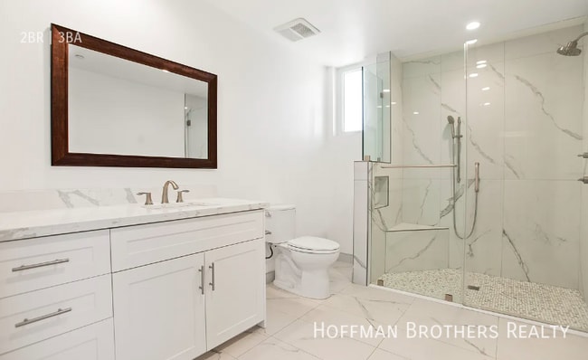 Building Photo - 836 S Shenandoah St