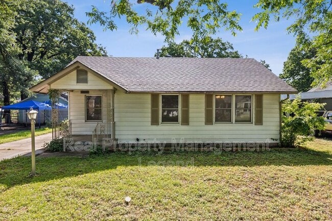 Primary Photo - 2006 Oakwood St