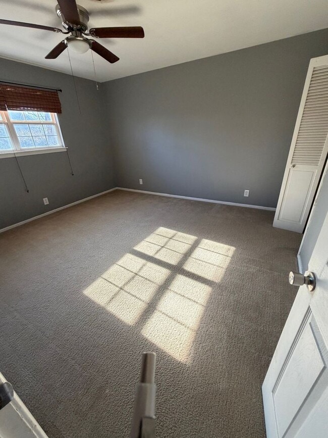 Building Photo - 2 story house for lease. Open floor plan in kitchen & living. Lots of storage. Large fenced backy...