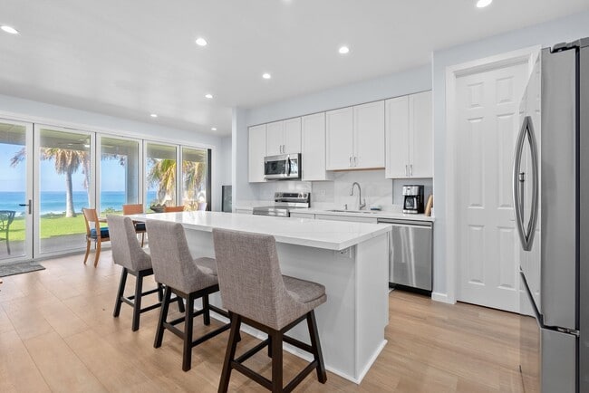 Building Photo - Furnished Luxury Ocean Front Estate in Waianae with Old Hawaii rural setting- 3 Bedrooms x 3 Bath...