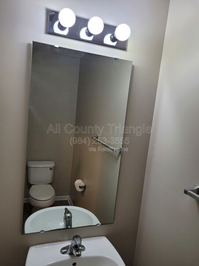 Building Photo - 317 Port Haven Dr