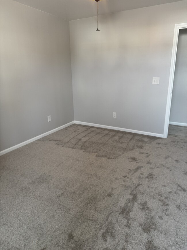 Building Photo - 617 Rockland Dr