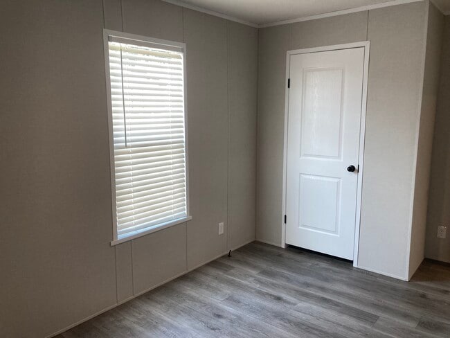 Building Photo - 107 Bluejay Hill