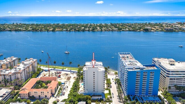 Building Photo - 1617 N Flagler Dr