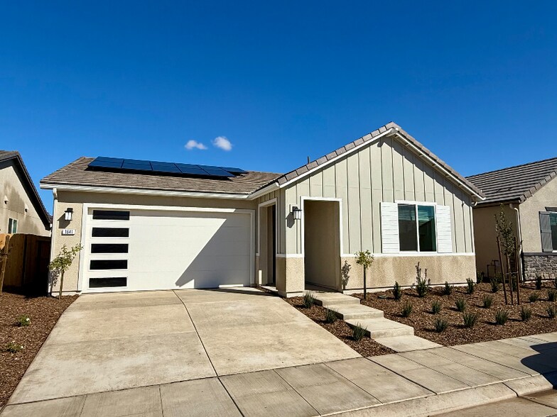 Primary Photo - 1641 Bloom Ave