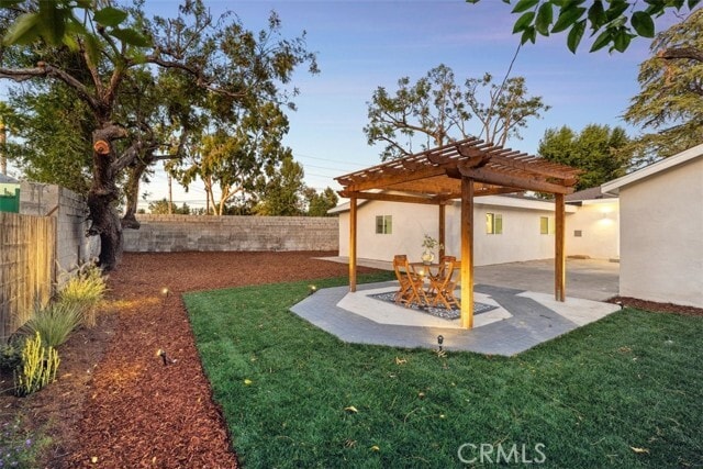 Building Photo - 5941 Tobias Ave