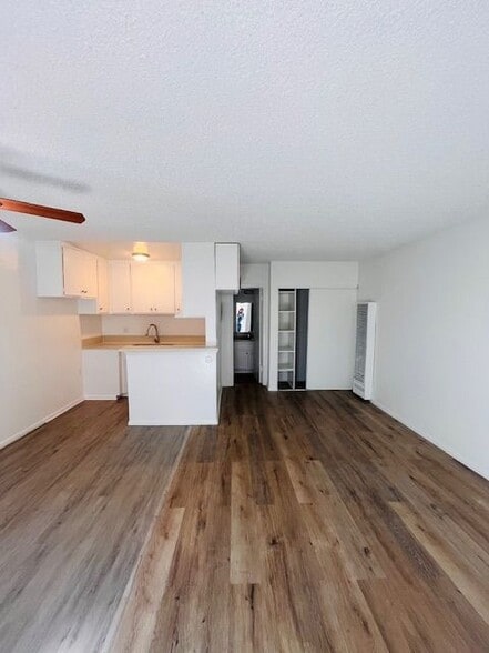 Building Photo - 1260 Beachwood Dr