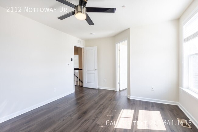 Building Photo - 2112 Nottoway Dr