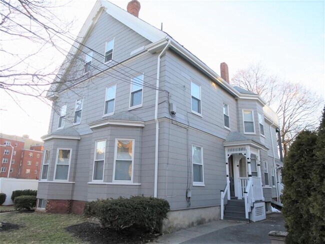 Building Photo - 5 Blake Ave