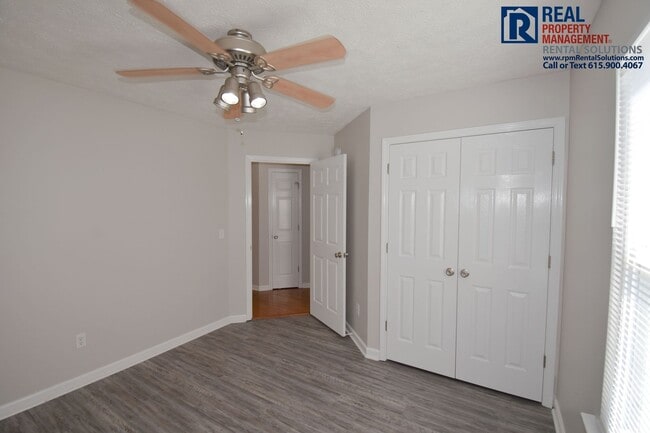 Building Photo - Adorable 3BR/2BA, attached 2 car garage in N. Murfreesboro on a corner lot!