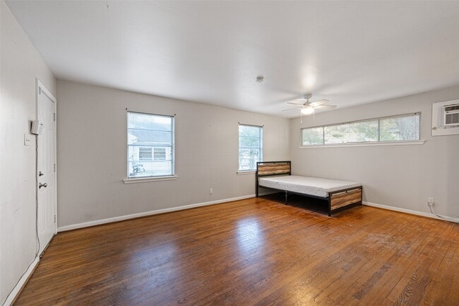 Building Photo - 2501 Dorrington St