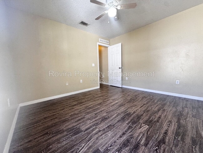 Building Photo - 5536 Sycamore Canyon Dr