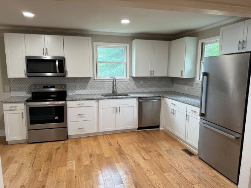 Building Photo - 413 Gibson Dr