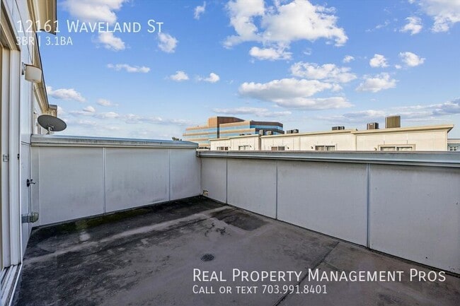 Building Photo - 12161 Waveland St