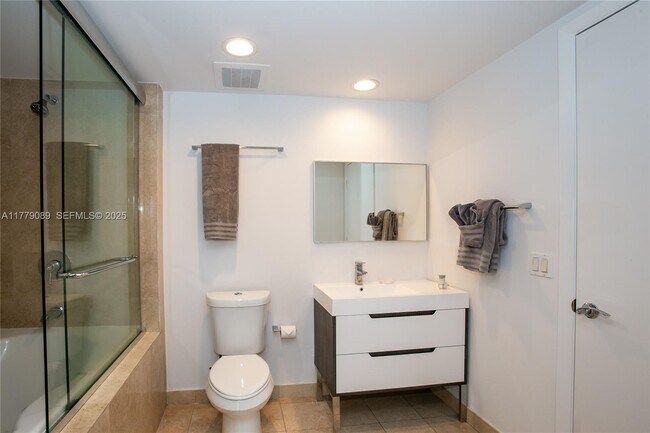 Building Photo - 1830 S Ocean Dr