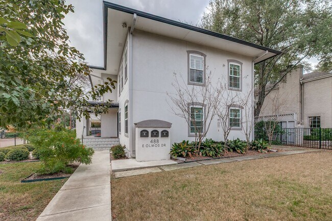 Building Photo - FURNISHED 3-BEDROOM APARTMENT IN OLMOS PARK
