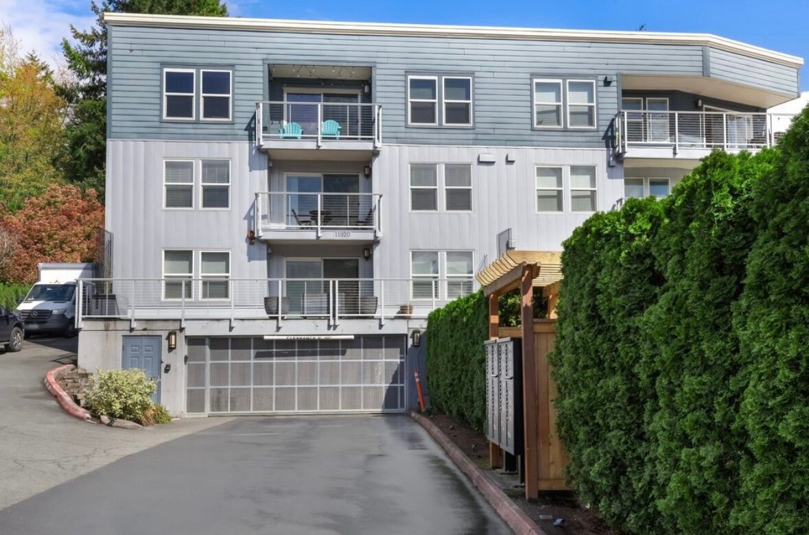 Building Photo - 11920 98th Ave NE