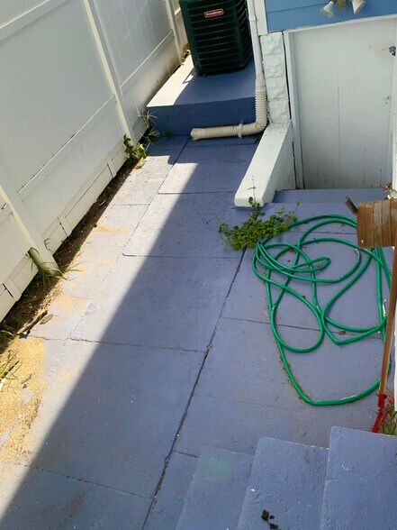 Building Photo - 316 N Grandview Ave