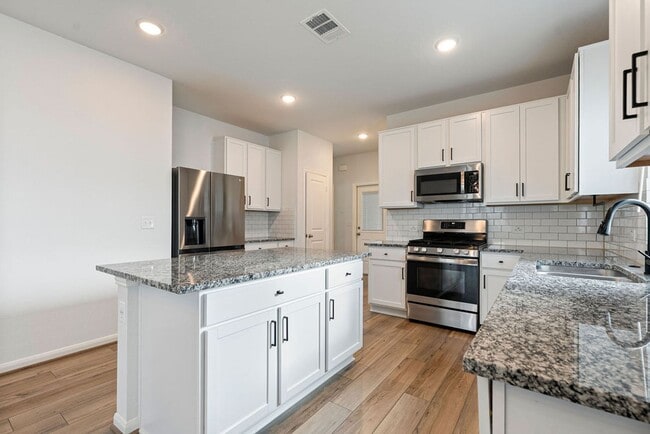 Building Photo - Beautiful 3 bedroom, 2 bathroom home in Hutto!!!