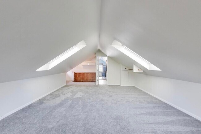 Building Photo - 1020 Harvard Terrace