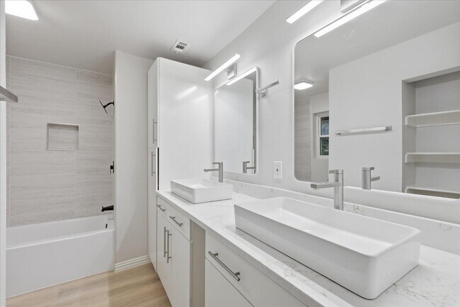 Building Photo - 5719 Enchanted Ln