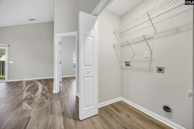 Building Photo - 815 Chablis Dr