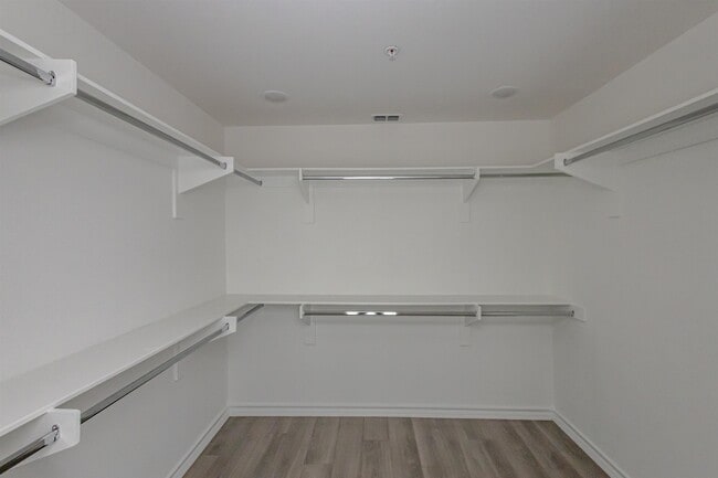 Building Photo - 9912 Kaspar Dr