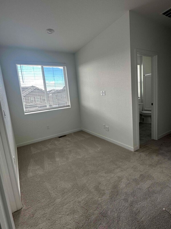 Building Photo - 5392 Euclid Dr