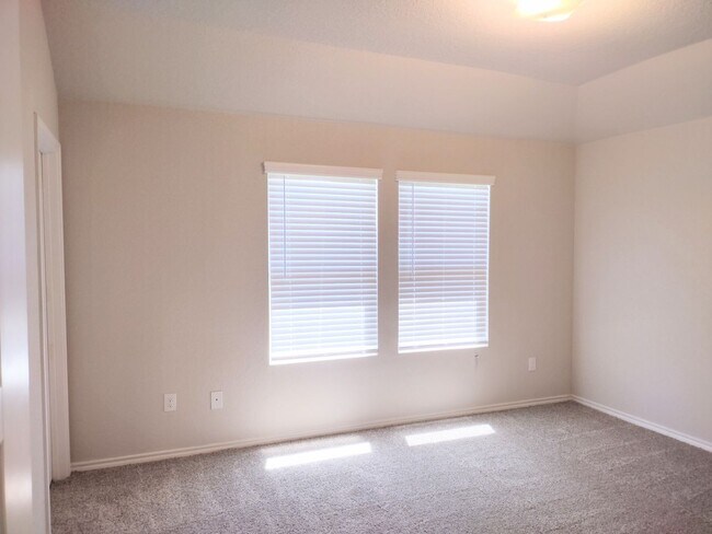 Building Photo - Fresh and Clean!!!