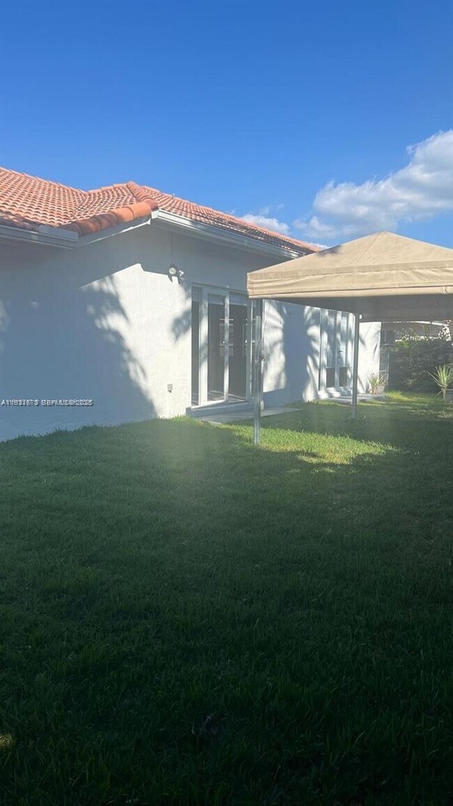 Building Photo - 15804 SW 99th Terrace